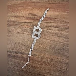 Retrofete RHINESTONE ALPHABET LETTER BRACELET letter B
